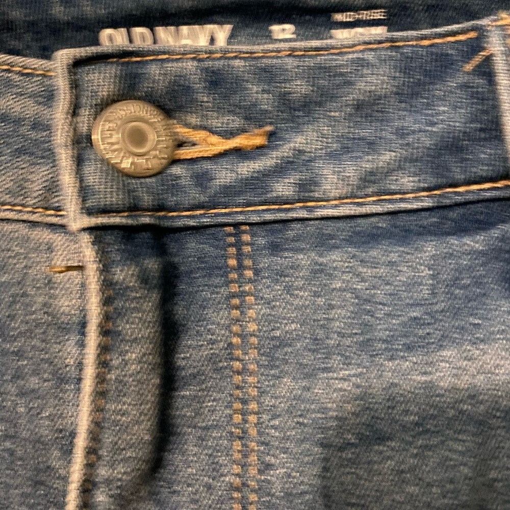 Old Navy Wow Jean Capris - Picture 3 of 5
